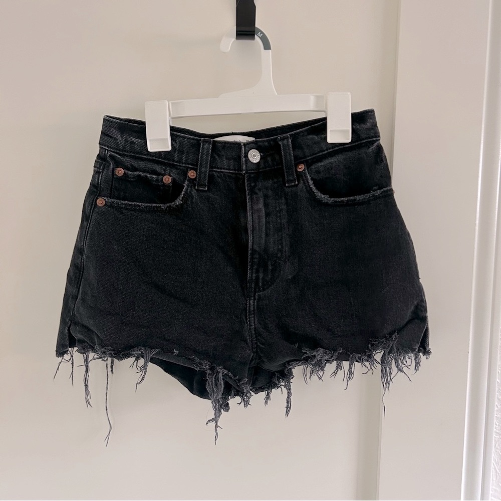 Abercrombie curve love High Rise Mom Shorts Size 0 black denim